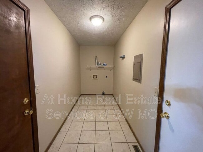 Foto del edificio - 118 S Cottonwood Ave