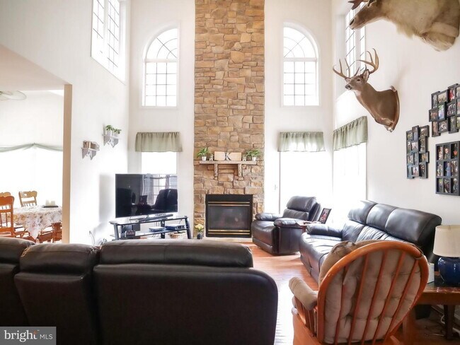 Building Photo - Ashburn Oasis: Your Luxurious Retreat