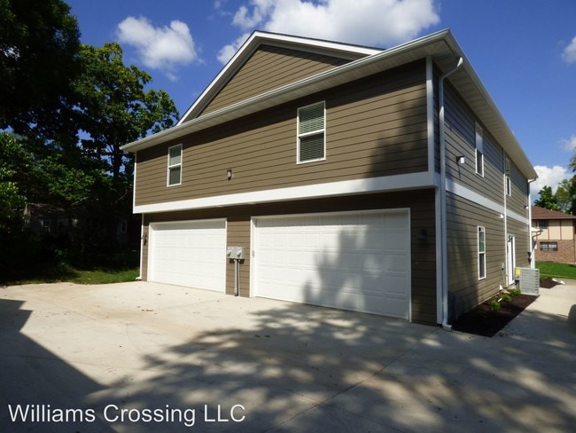 Building Photo - 4 br, 4.5 bath Room For Rent - 605 N.Williams