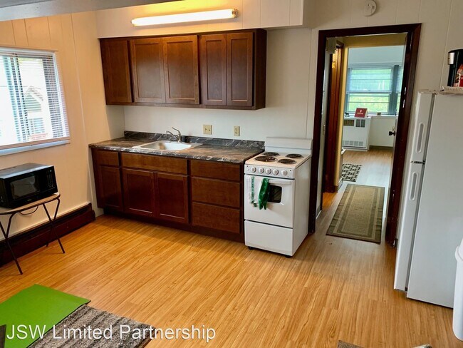 Building Photo - 140 W Gorham St