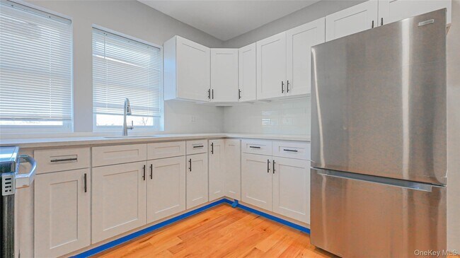 Building Photo - 436 E 5th St