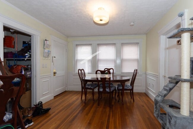 Building Photo - 3 Bedroom