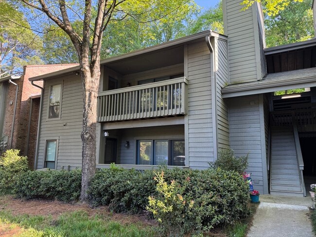 Building Photo - 1005 McClelen Way