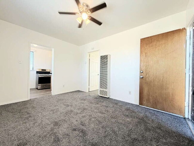 Building Photo - 2442 1/2 Pomeroy Avenue