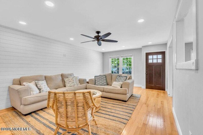 Foto del edificio - 1504 Ivy Rd