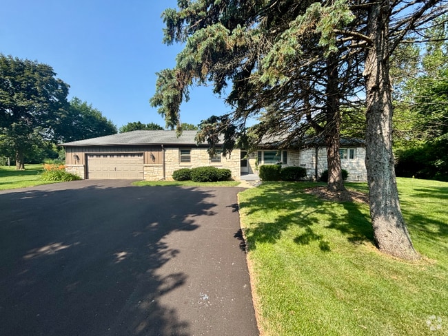 Building Photo - 3265 Burlawn Pkwy