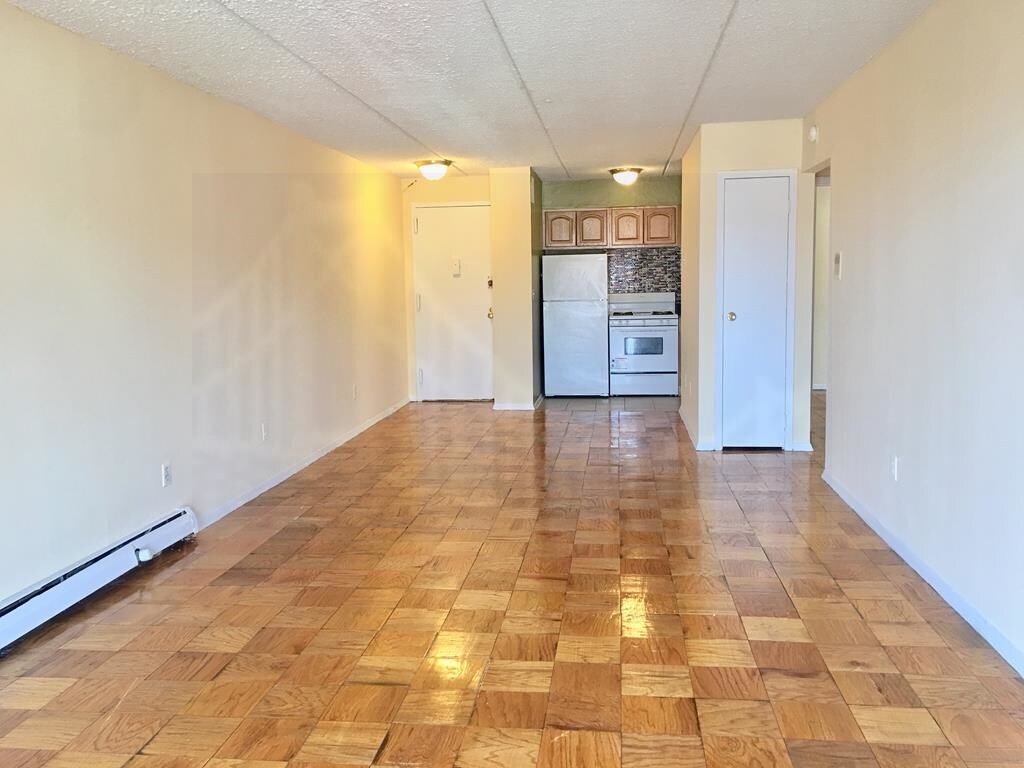 Foto principal - 687 Bronx River Rd