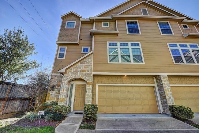 Building Photo - 3304 Home Point Dr