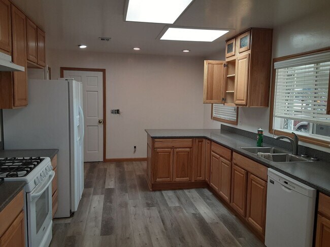 Foto del edificio - 3 Bedroom 2 Bath House