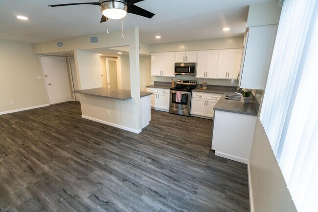 Foto del interior - 816 S. Bundy Dr