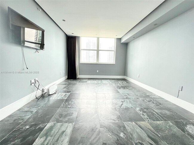 Foto del edificio - 31 SE 5th St