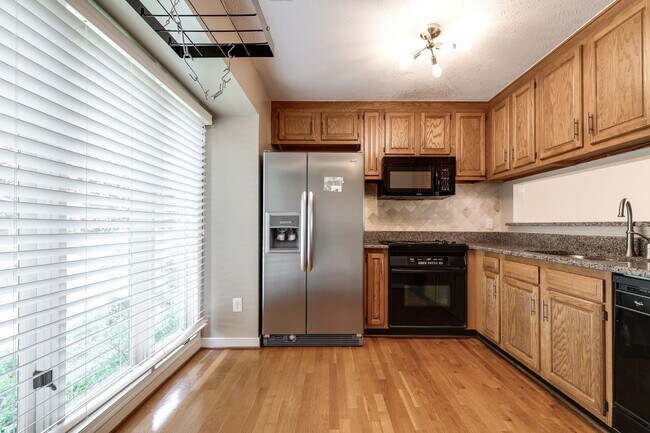 Foto del edificio - 3 Bedroom Townhome on Wilde Lake