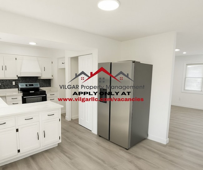 Building Photo - 4 full bedrooms, 1 full bathroom home in H...