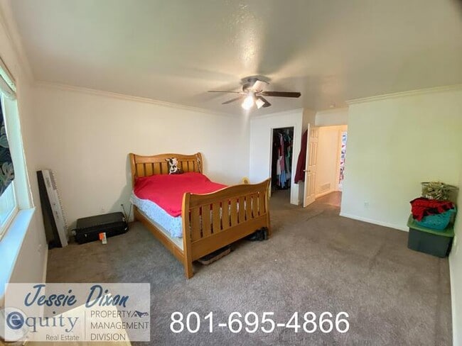 Building Photo - 11 W Pk Pl Ln