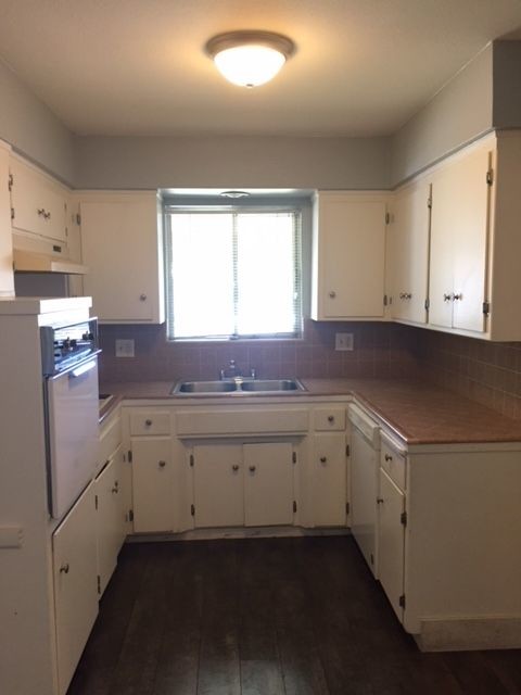 Building Photo - 2618 Buttonwillow Avenue
