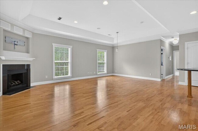 Foto del edificio - Welcome home to this bright and inviting 2-bedroom, 2-bathroom apartment on the second floor at 7...
