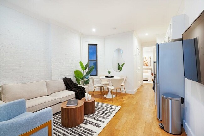 Foto del edificio - 1290-8 New Renovated 2 Bedrooms in UES