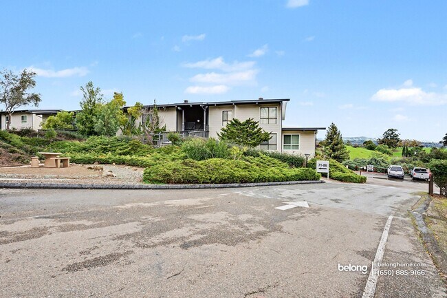 Foto del edificio - 19100 Crest Ave