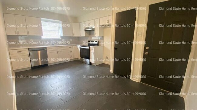 Foto del edificio - 9601 Labette Dr