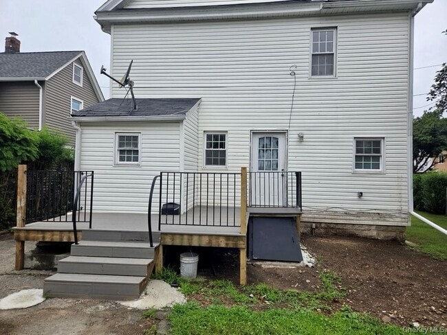 Building Photo - 223 Jackson Ave