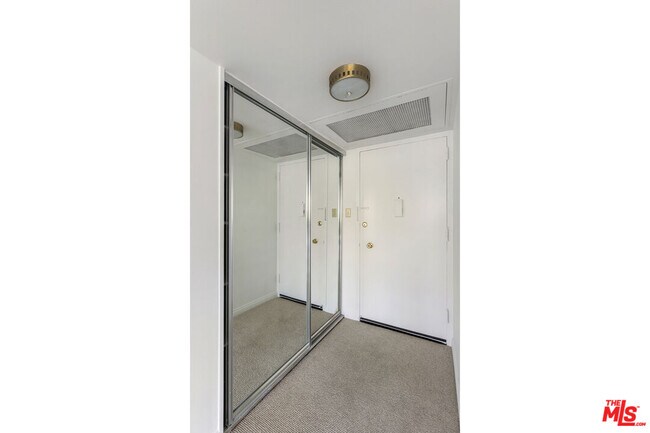Foto del edificio - 4455 Los Feliz Blvd