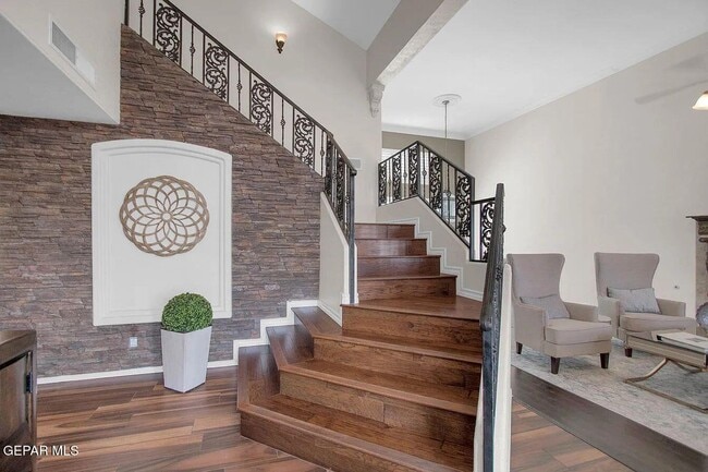Building Photo - 6032 Ojo De Agua Dr