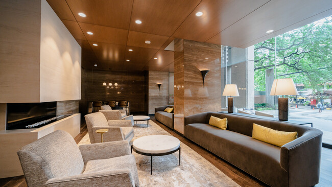 Foto del edificio - 1030 N State St