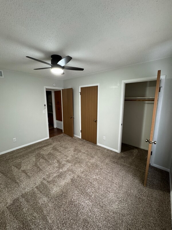 Building Photo - 419 4th Ave E