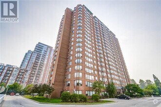 Building Photo - 1270 Maple Crossing Blvd