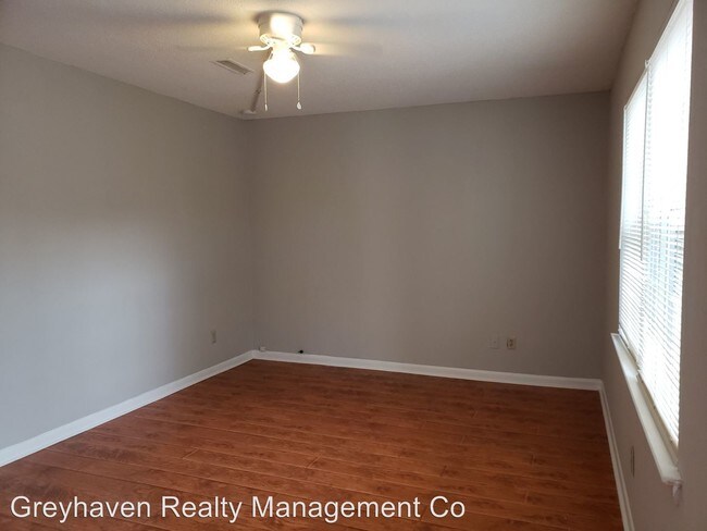 Foto del edificio - 2 br, 1.5 bath Apartment - 6903 Delbert Lane