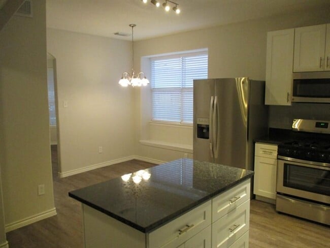 Building Photo - 6303 Tall Canyon Ct