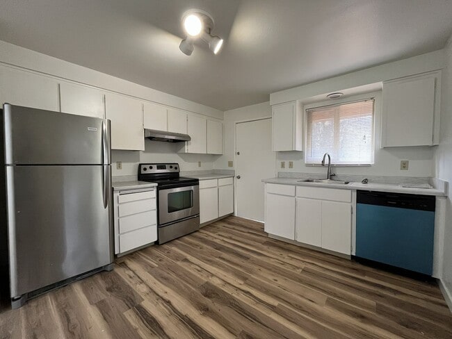 Foto del edificio - Spacious 3-Bedroom Home in Prime highly sought-after West Linn community