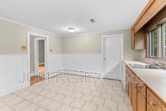 Building Photo - 45 Highland Ave