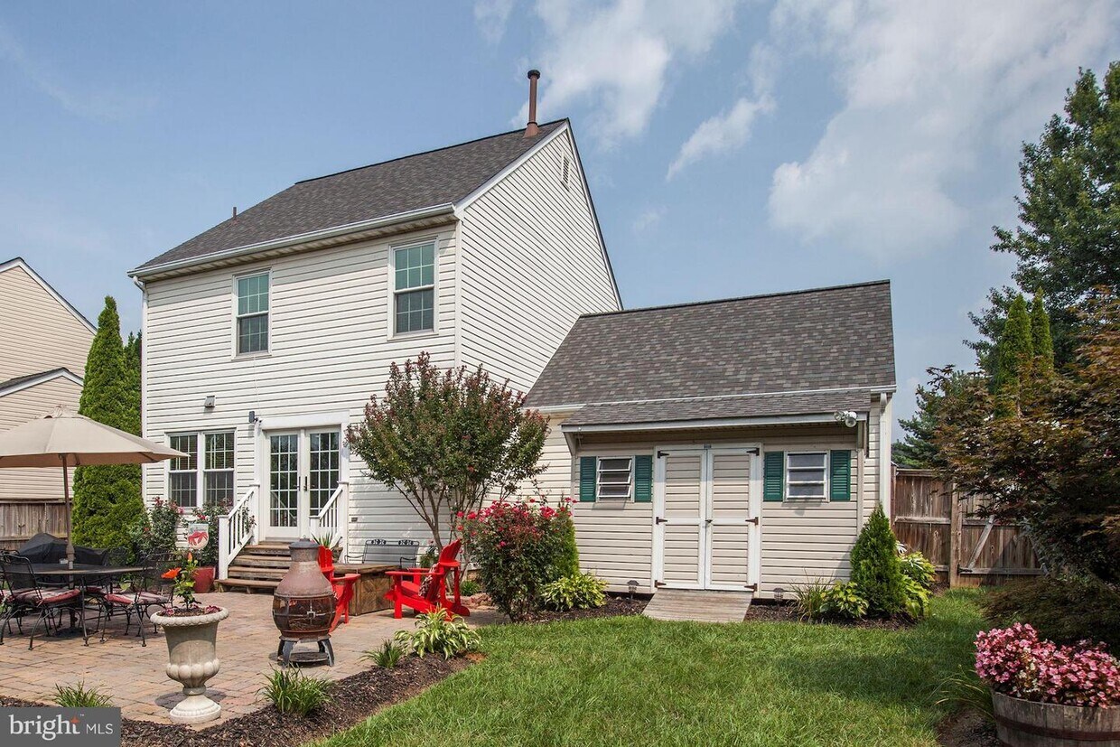Primary Photo - 21316 Emerald Dr