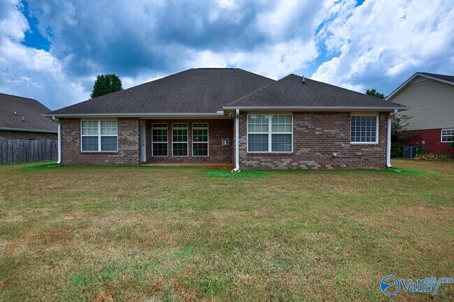 Building Photo - 2633 Slate Dr SW