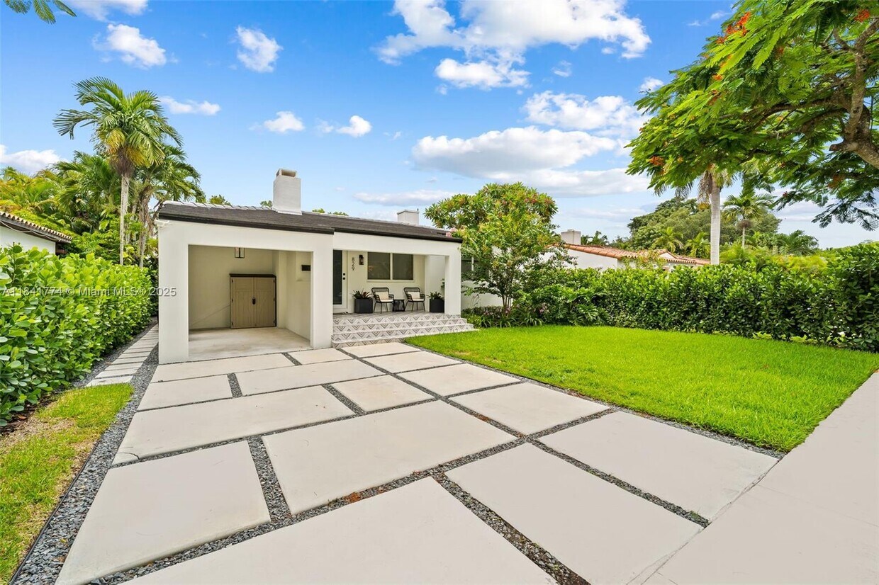 Foto principal - 829 Granada Groves Ct