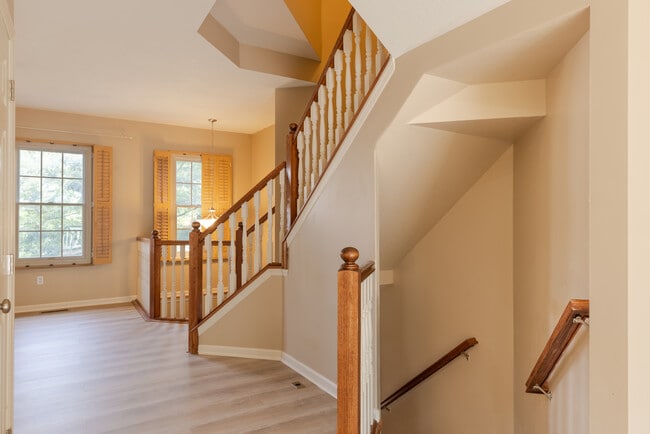 Building Photo - 337 Marshall Heights Dr