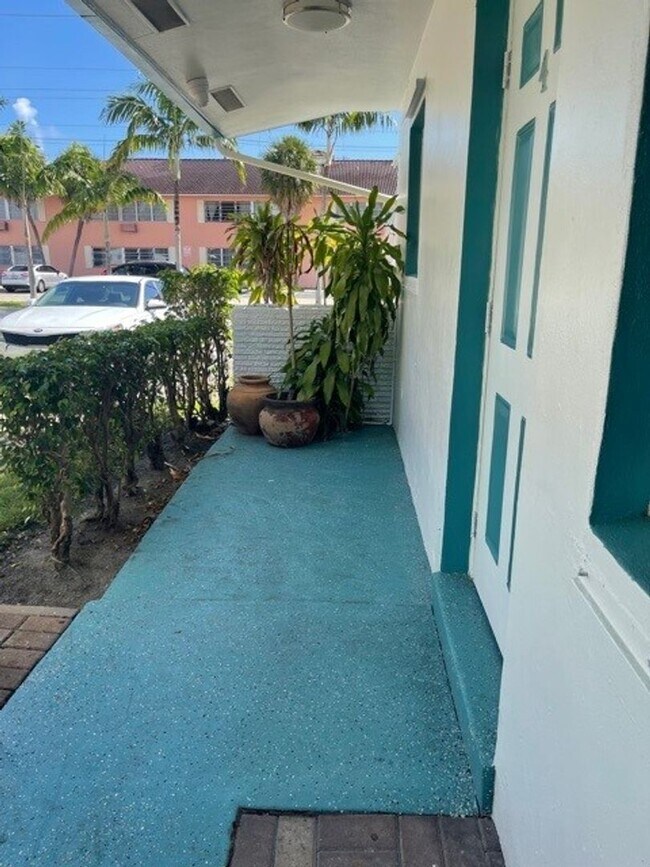 Foto del interior - 18 Ave. Villas LLC