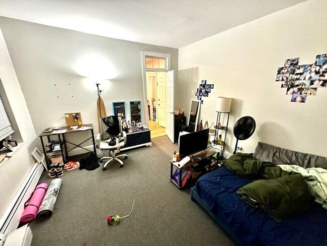 Foto del edificio - 829-833 Beacon Unit 501