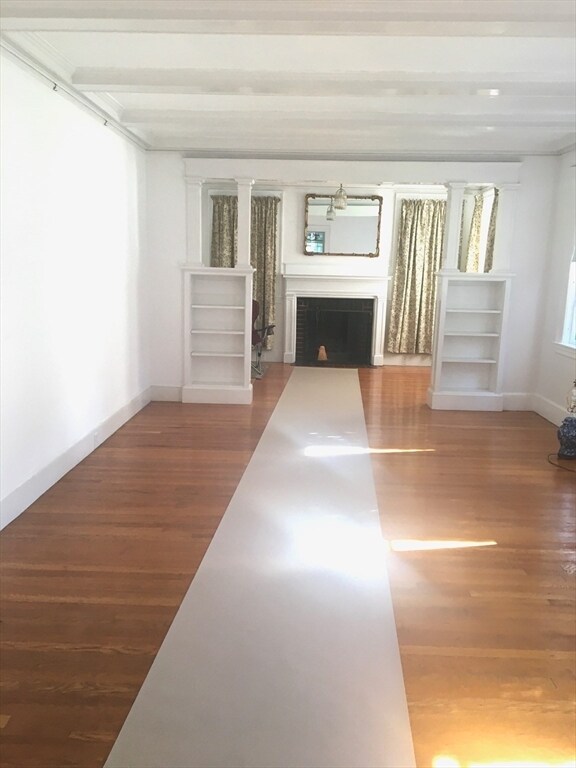 Foto del edificio - 17 Hunnewell Cir