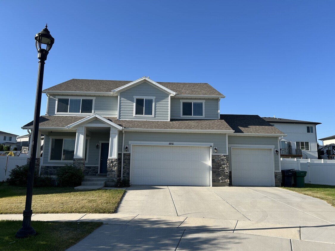Primary Photo - 1031 Molly Pitcher Cir