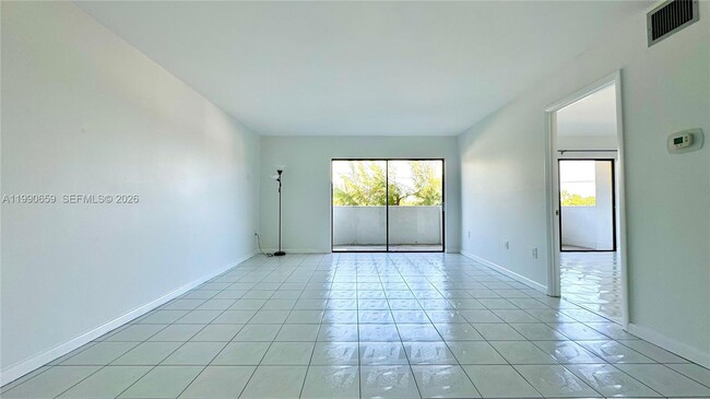 Foto del edificio - 130 S Shore Dr