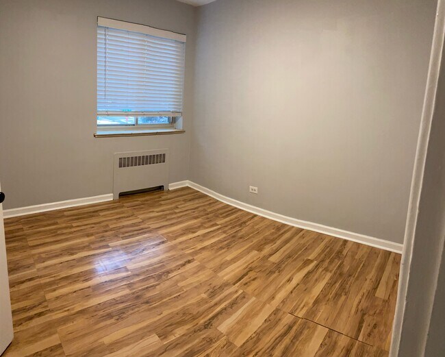 Foto del edificio - 2100 N Franklin St