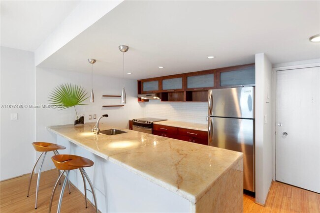 Foto del edificio - 5 Island Ave