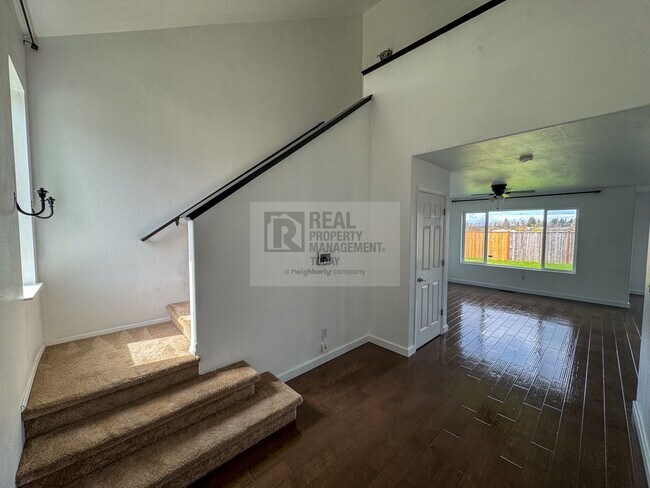 Foto del edificio - 3 Bedroom House in Yelm!