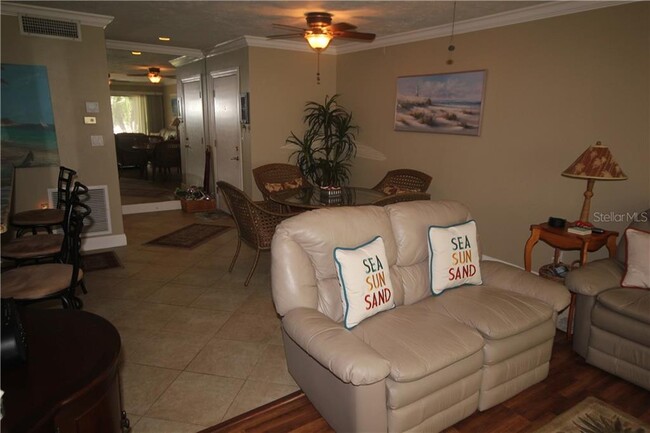 Foto del edificio - 1136 W Peppertree Ln