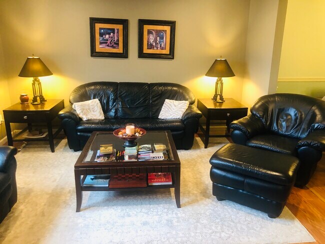 Foto del edificio - 315 Bellford Ct