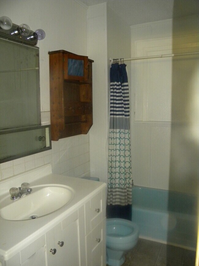 Foto del edificio - 2 Bed 1 Bath