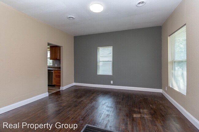 Foto del edificio - 3 br, 1 bath House - 216 Mcbaine Ave.