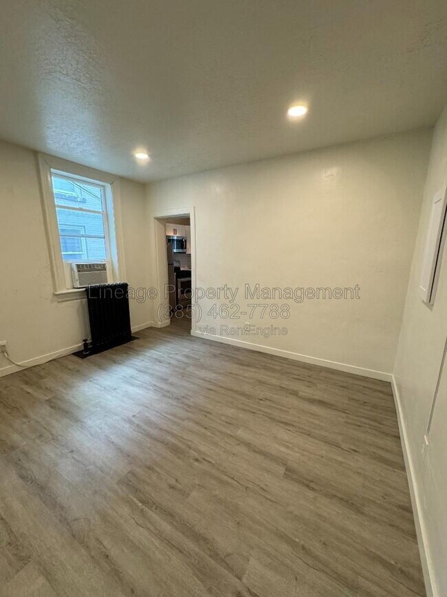 Foto del edificio - 376 E Broadway